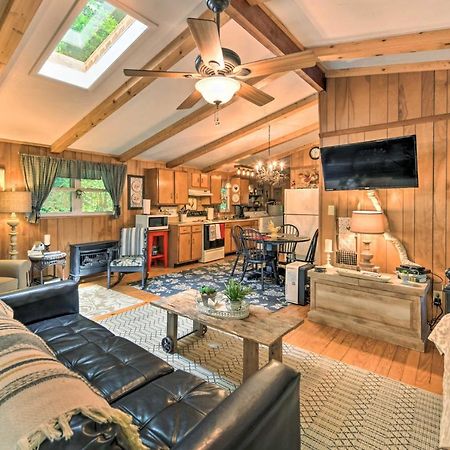 Tranquil Creekside Cottage With Deck And Lanai Franklin Esterno foto