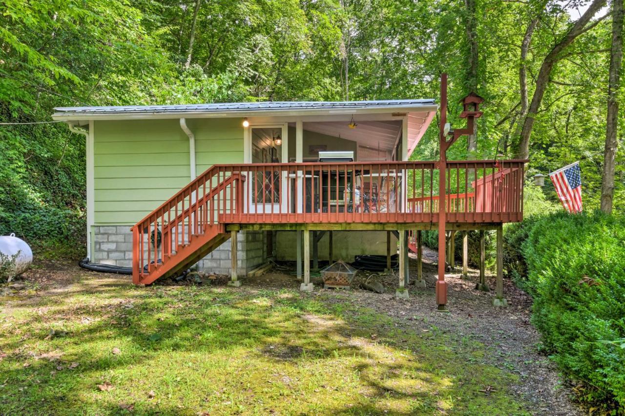Tranquil Creekside Cottage With Deck And Lanai Franklin Esterno foto